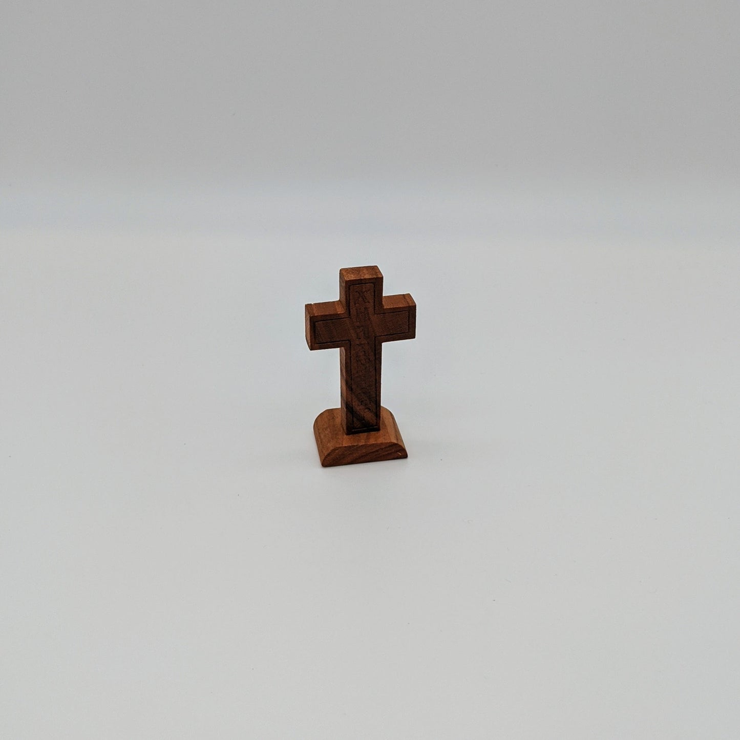 Ξύλινος σταυρός με βάση