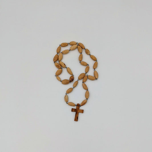 Ξύλινο σταυρουδάκι με χάντρες από ελιά